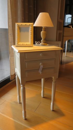 3-drawers night stand - Outlet