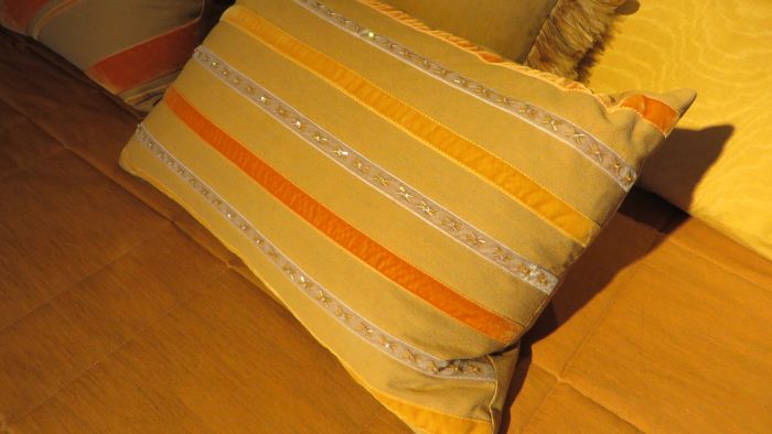 Bedcover and cushions set - Outlet